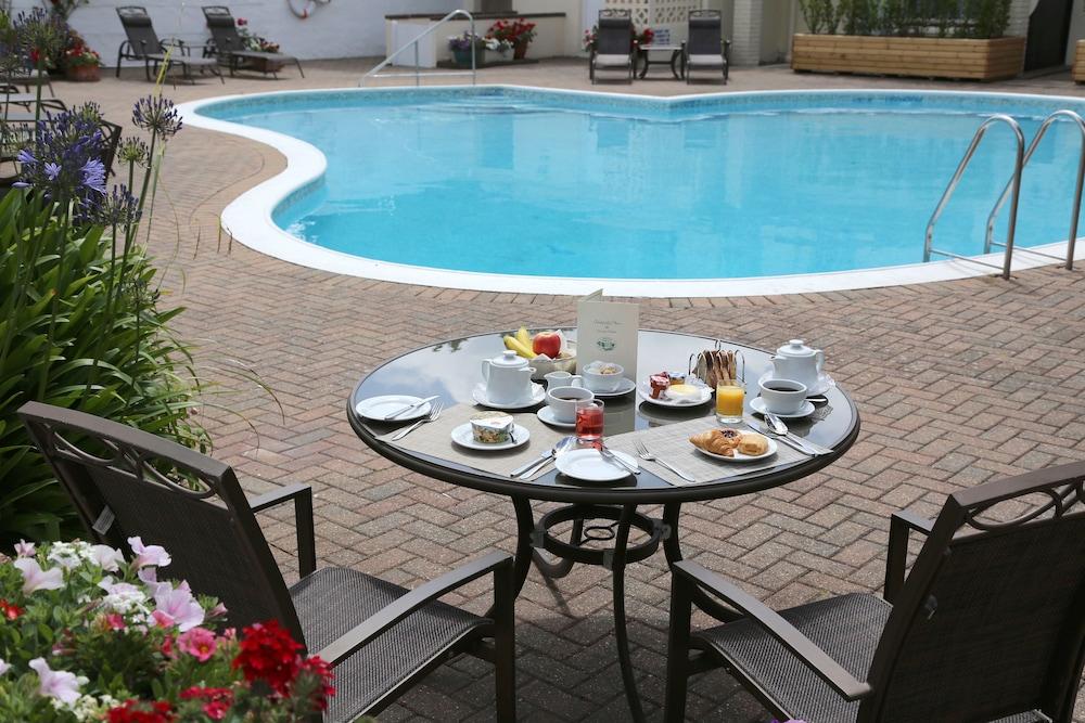 Hotel La Place Ст. Обин Экстерьер фото